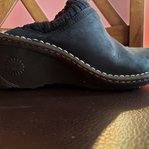 Ugg clogs